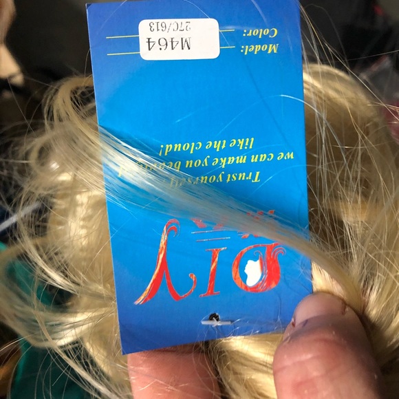 DIY SYNTHETIC BLONDE FLIP WIG 27C/316 - Picture 8 of 8